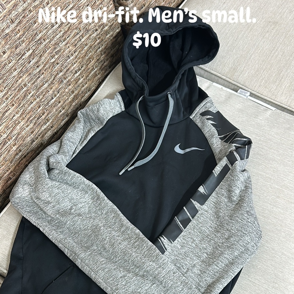 Nike Dri-Fit Hoodie Men’s Small